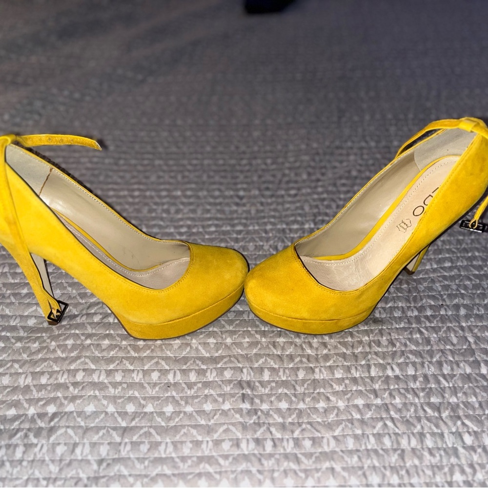 Aldo Yellow Suede Heels